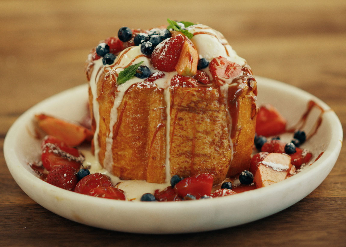 Sublime pain perdu aux pommes et fraises