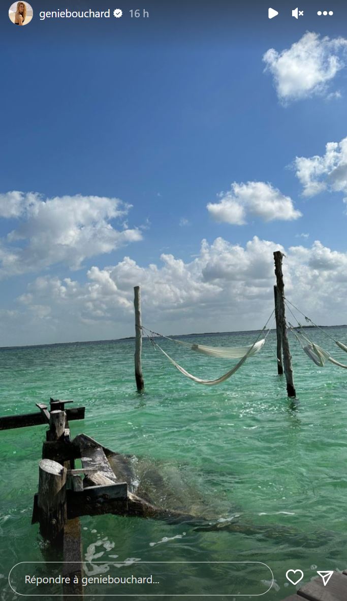 Chapeau de cowboy et bikini Eugenie Bouchard fête son anniversaire en bonne compagnie au Mexique