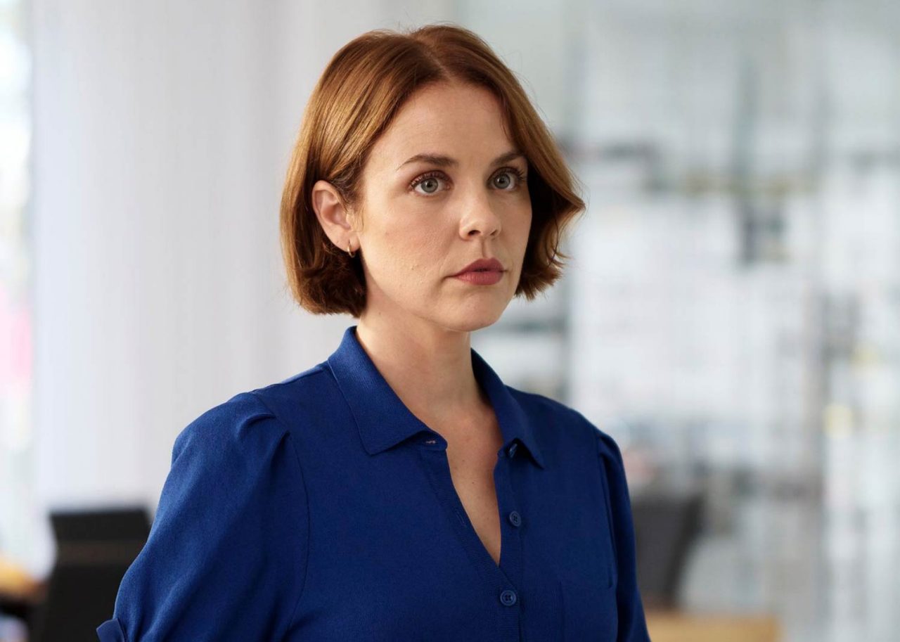 No Mie O Farrell Est Maintenant Blonde