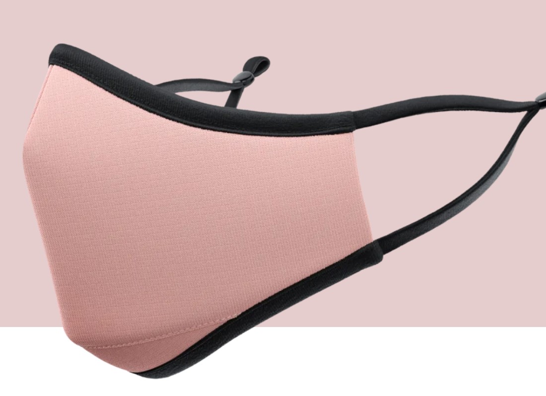 Masque rose avec bandes noire
