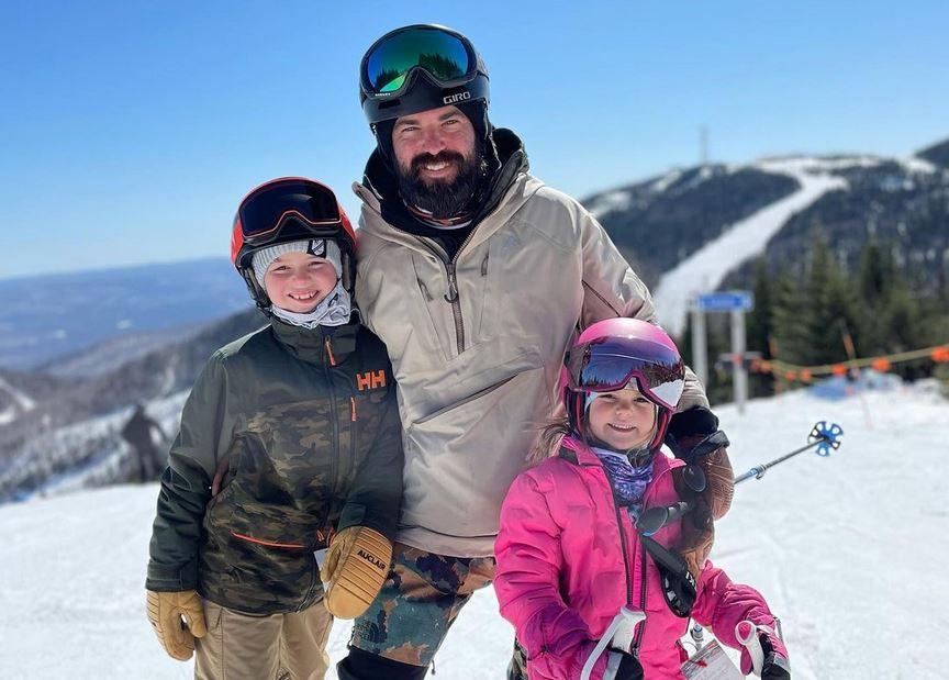 Louis-François Marcotte et ses 2 enfants au ski