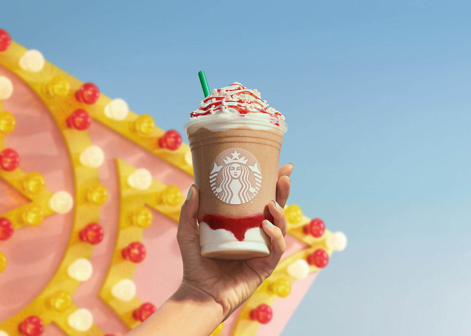 Frappuccino fraise et funnel cake de Starbucks