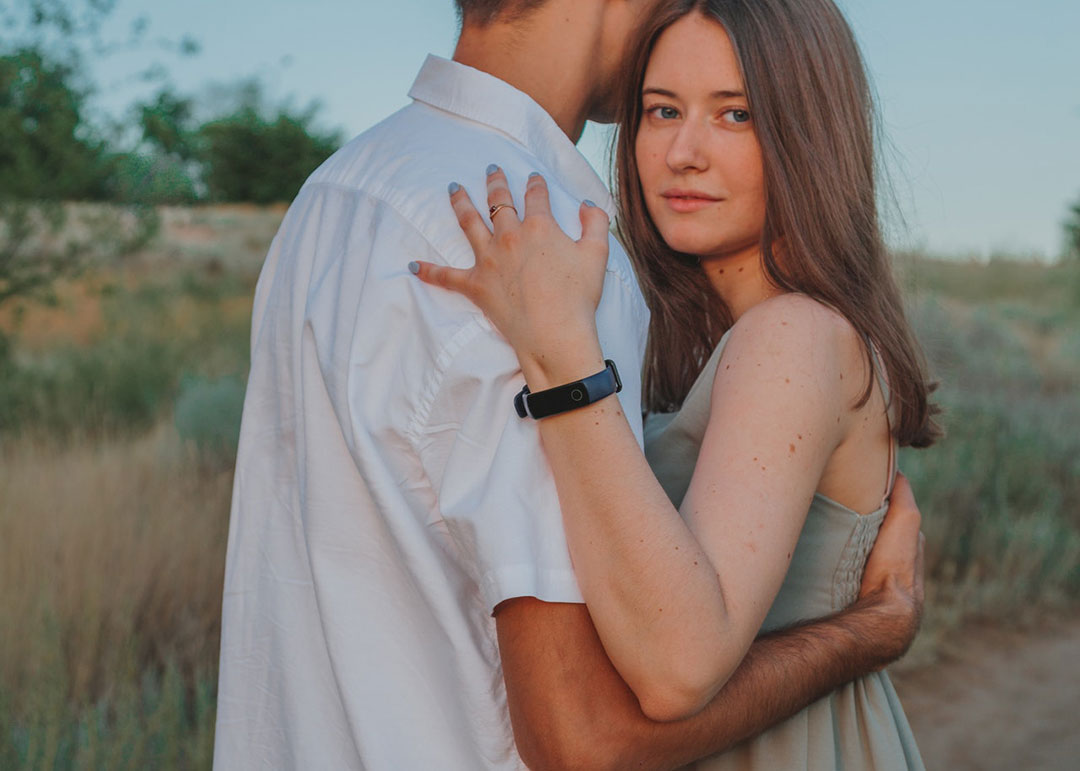 Un couple asexuel dehors