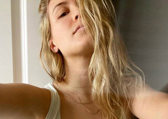Eugenie Bouchard ne laisse personne indifférent dans cette minirobe recouverte de perles