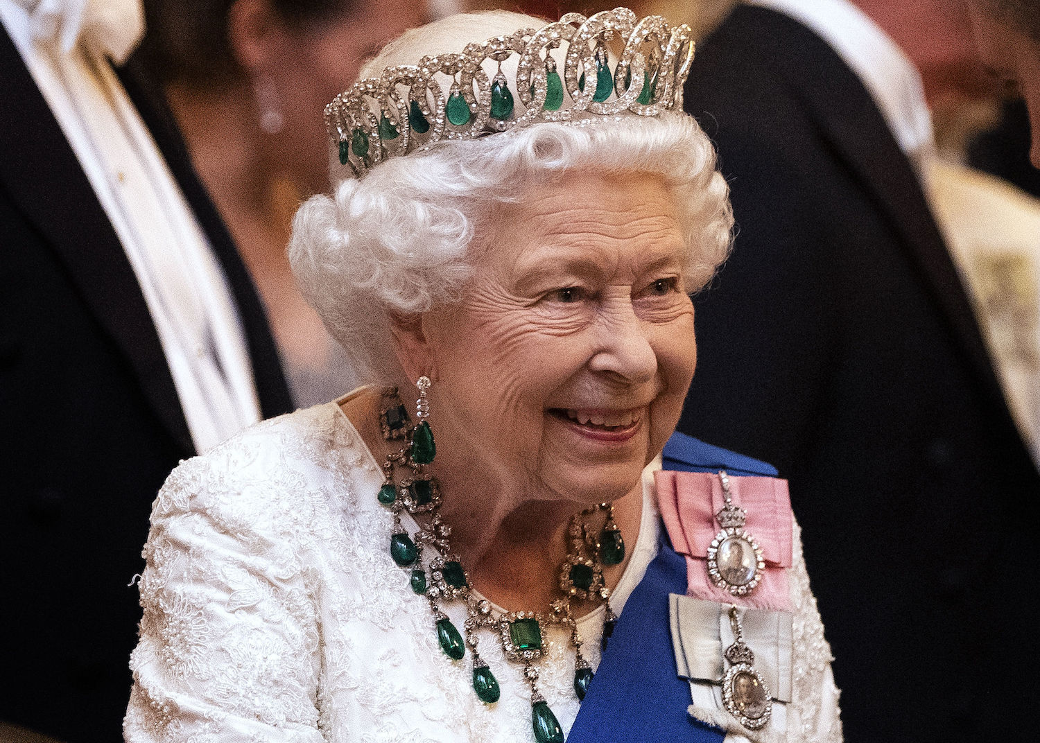 Qui succèdera au trône après la mort de la Reine?