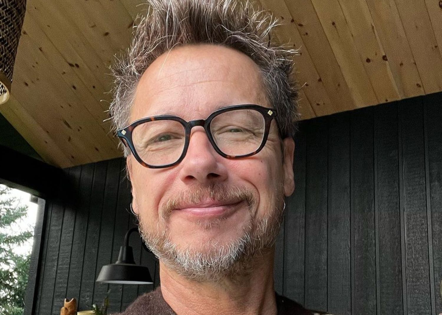 Axel, le fils de Stéphane Rousseau, pose aux côtés de sa maman connue!