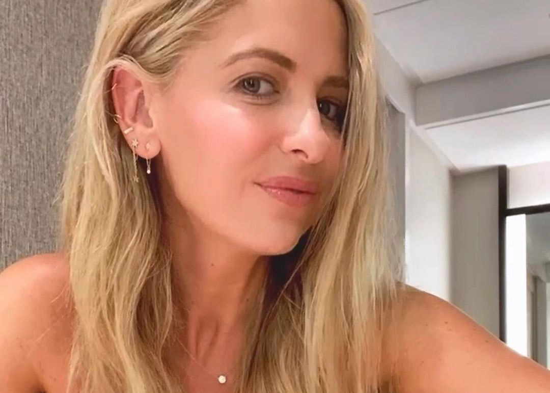 Sarah Michelle Gellar enflamme la toile dans une bralette en filet transparent