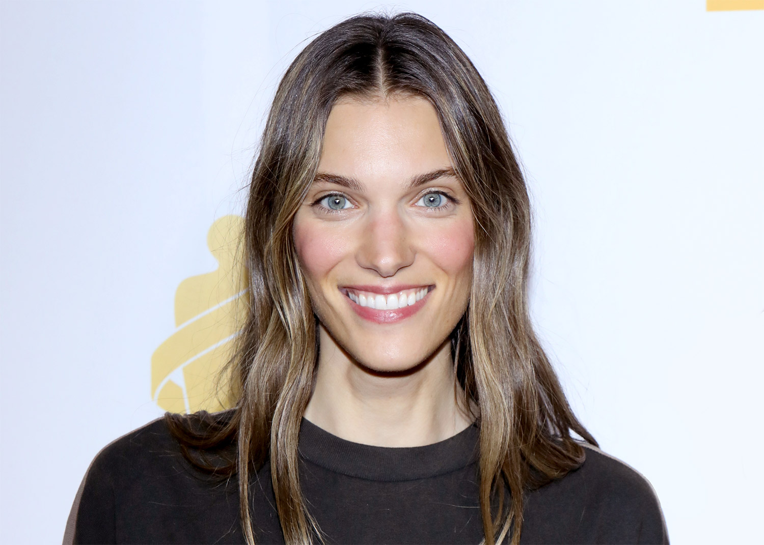 Charlotte Cardin passe chez le coiffeur et le résultat est renversant!