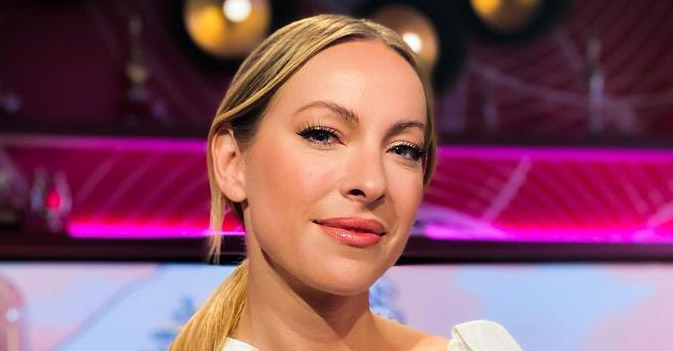 Marie-Mai pose totalement au naturel sur la plage et elle est splendide