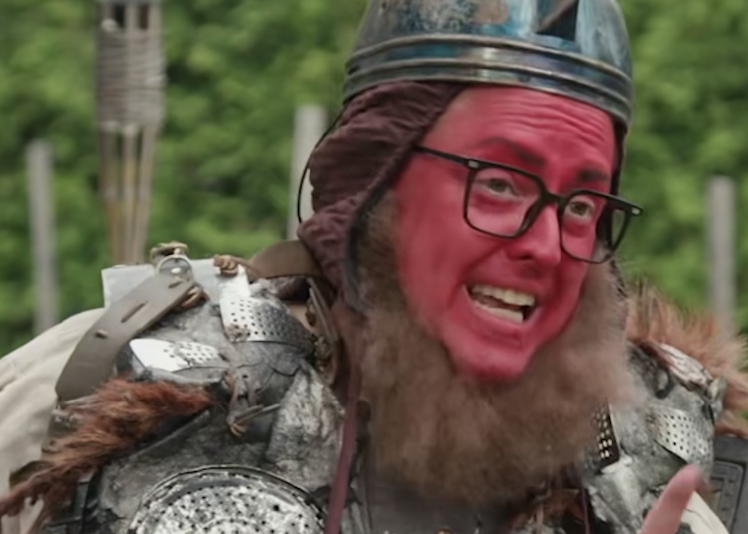 Mike Ward se transforme en nain satanique et c’est hilarant 