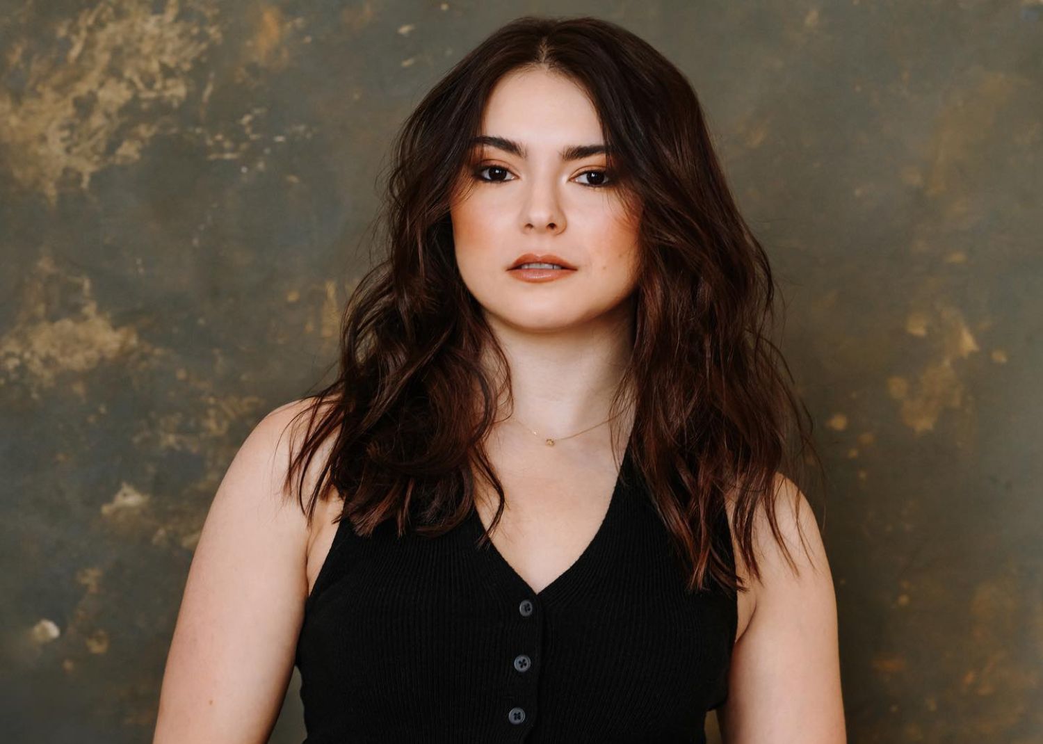 Charlie Lemay-Thivierge éblouit sur de nouvelles photos