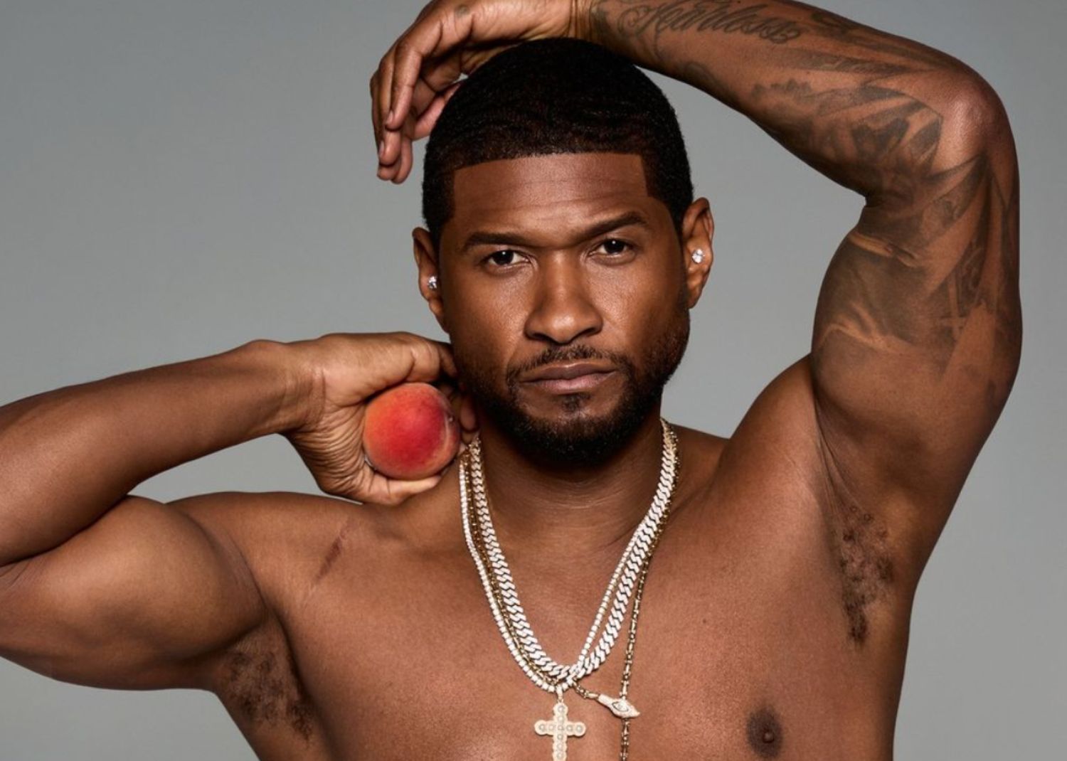 À l'aube du Super Bowl, Usher se dévoile en sous-vêtements