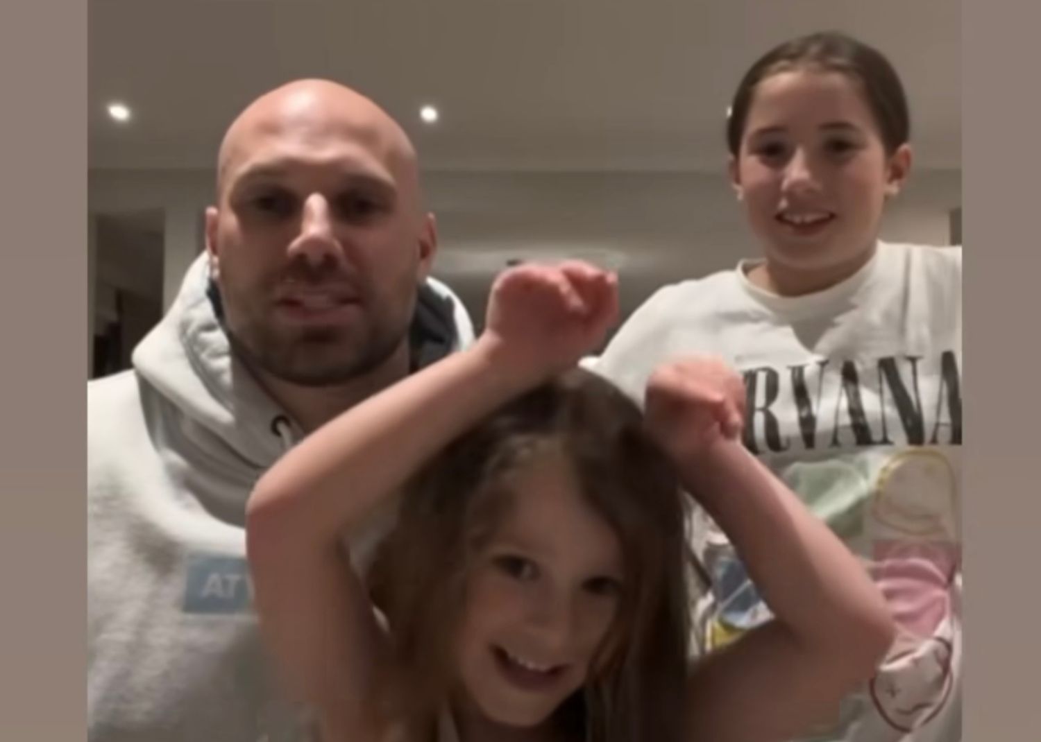 Étienne Boulay essaie de s'adresser à ses abonnés et ça ne se passe pas comme prévu 