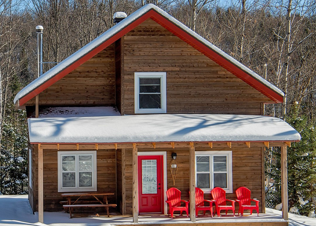 Ce camping des Laurentides renferme des chalets et pods parfaits pour l’hiver
