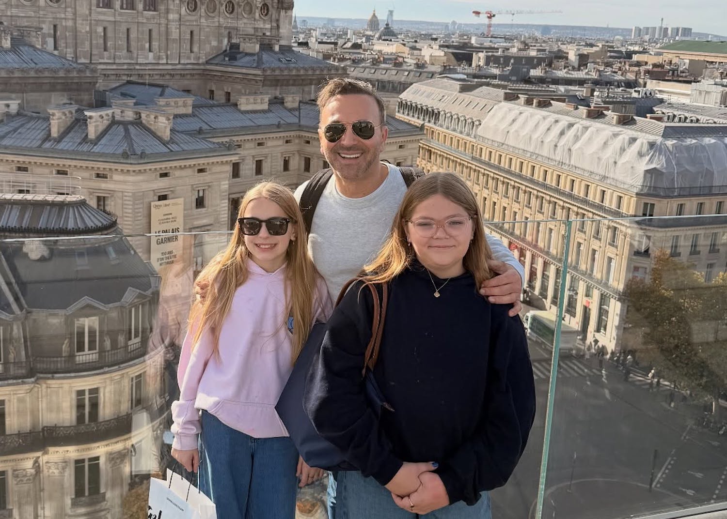 Les filles de Joël Legendre ont eu droit à toute une surprise à Paris