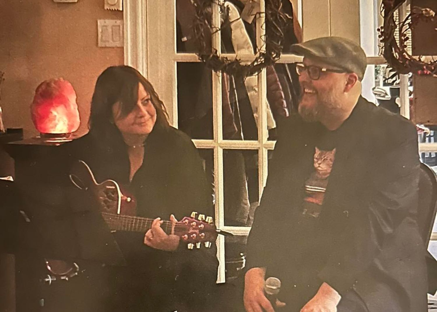 Les Cowboys Fringants dévoilent de nouvelles photos de Karl Tremblay