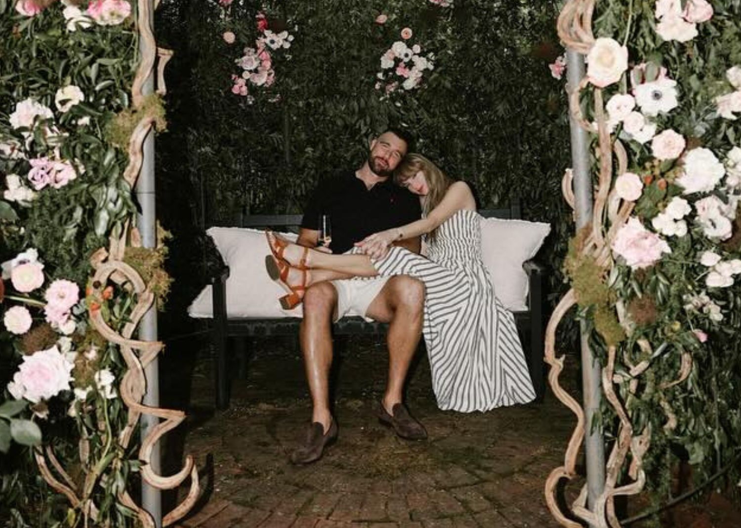 Visitez le manoir de Travis Kelce, là où il a fait sa grande demande à Taylor Swift
