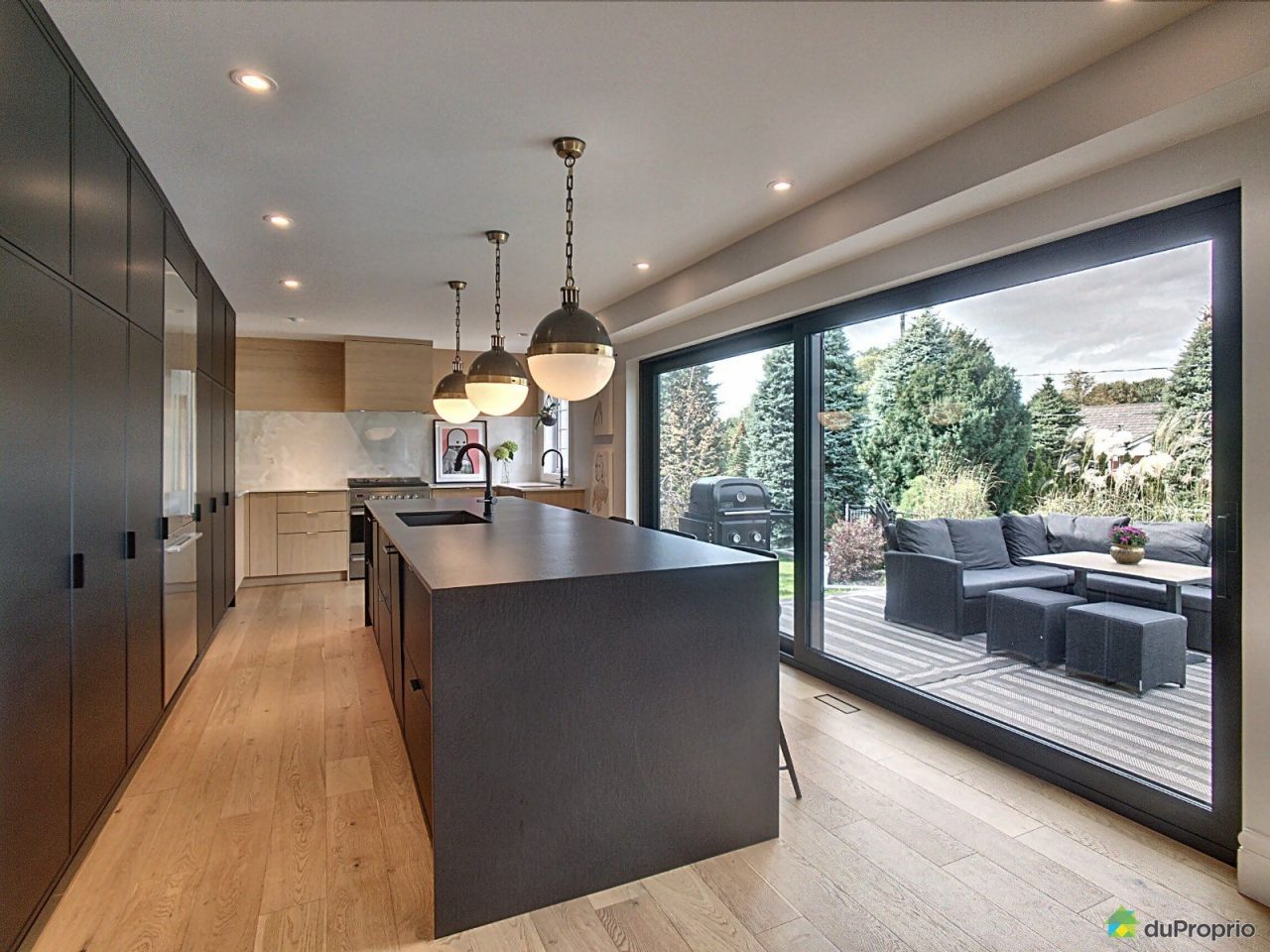 Brigitte Lafleur vend sa somptueuse maison rénovée du MontStHilaire