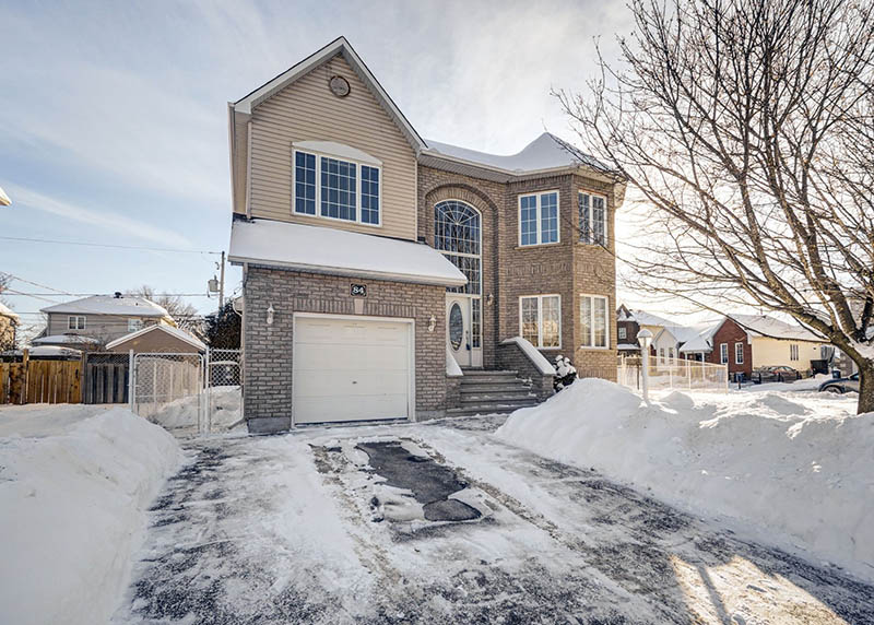 On a comparé les maisons en vente pour 450 000 à travers le Québec et