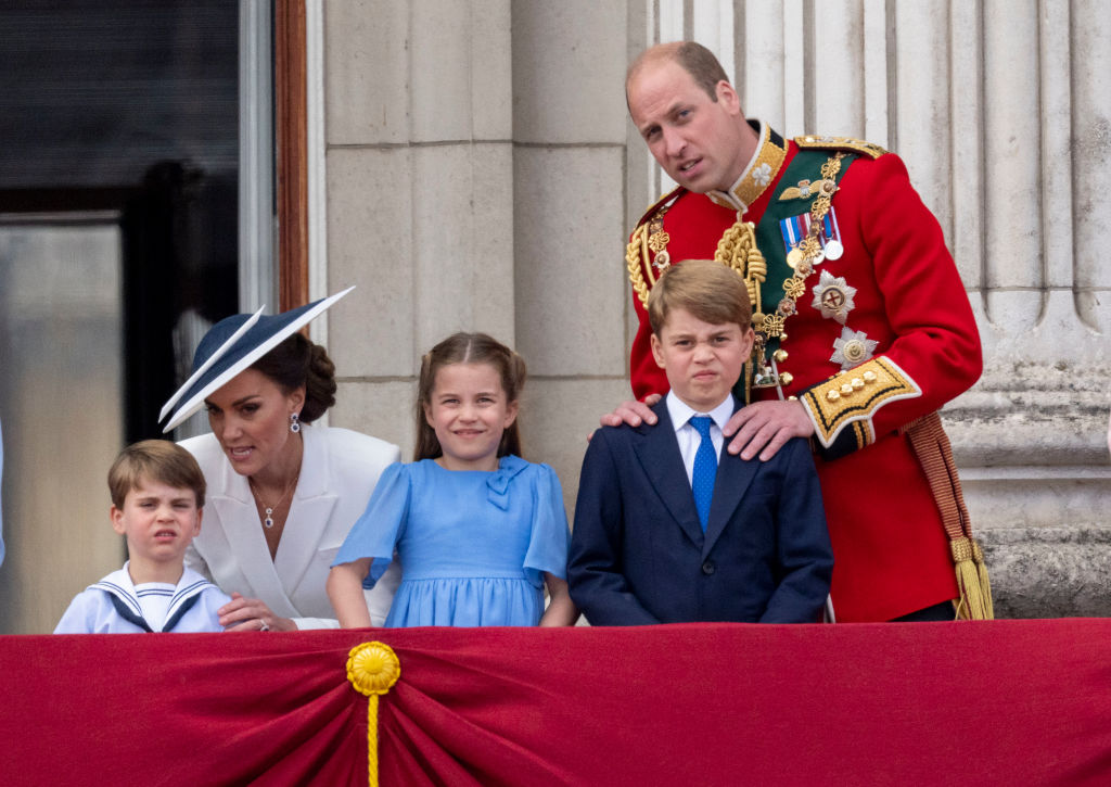 LONDON, ENGLAND - JUNE 02: Prince William, Duke of Cambridge and Catherine, Duchess of Cambridge with Prince Louis of Cambridge, Princess Charlotte of Cambridge and Prince George of Cambridge during Trooping the Colour on June 2, 2022 in London, England. Trooping The Colour, also known as The Queen's Birthday Parade, is a military ceremony performed by regiments of the British Army that has taken place since the mid-17th century. It marks the official birthday of the British Sovereign. This year, from June 2 to June 5, 2022, there is the added celebration of the Platinum Jubilee of Elizabeth II in the UK and Commonwealth to mark the 70th anniversary of her accession to the throne on 6 February 1952. (Photo by Mark Cuthbert/UK Press via Getty Images)