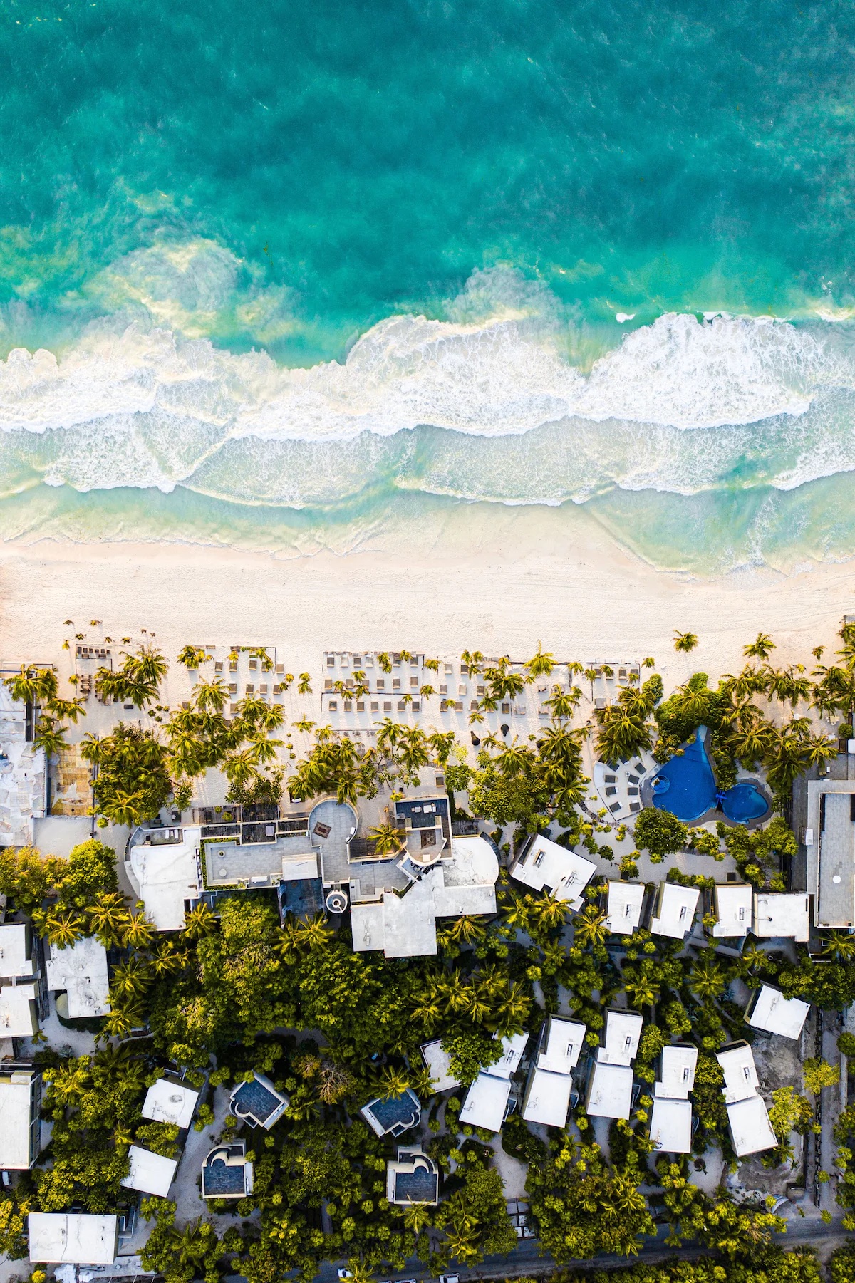 Incroyable il faut voir la piscine souterraine secrète du manoir de