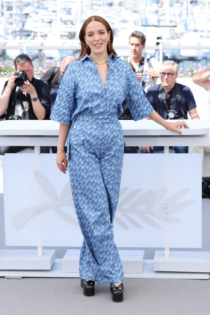 CANNES, FRANCE - MAY 24: Jury Member Monia Chokri attends the photocall of the Jury Des Courts Metrages & De La Cinefondation during the 75th annual Cannes film festival at Palais des Festivals on May 24, 2022 in Cannes, France. (Photo by Daniele Venturelli/WireImage)