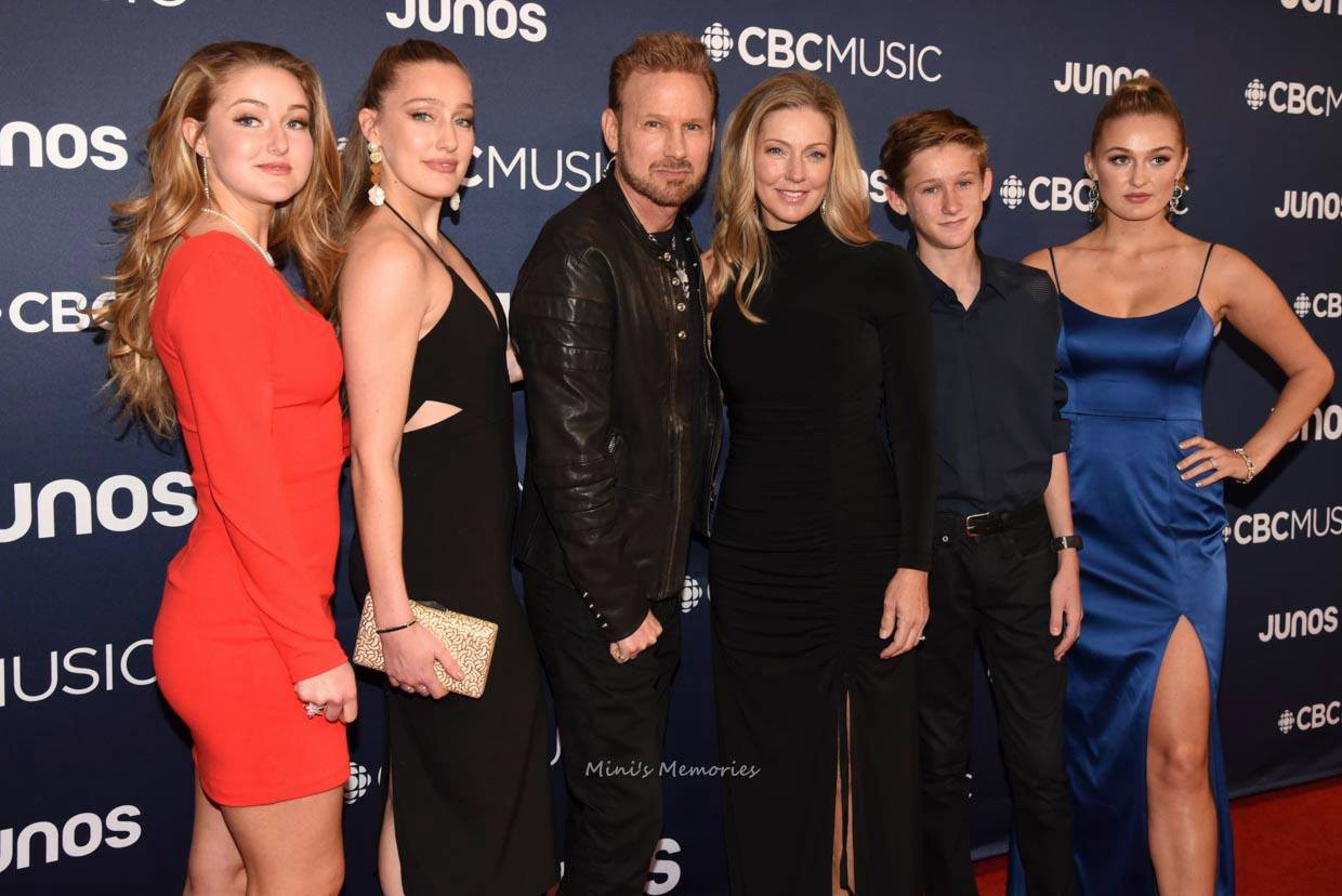 Corey Hart partage une magnifique photo avec son amoureuse Julie Masse