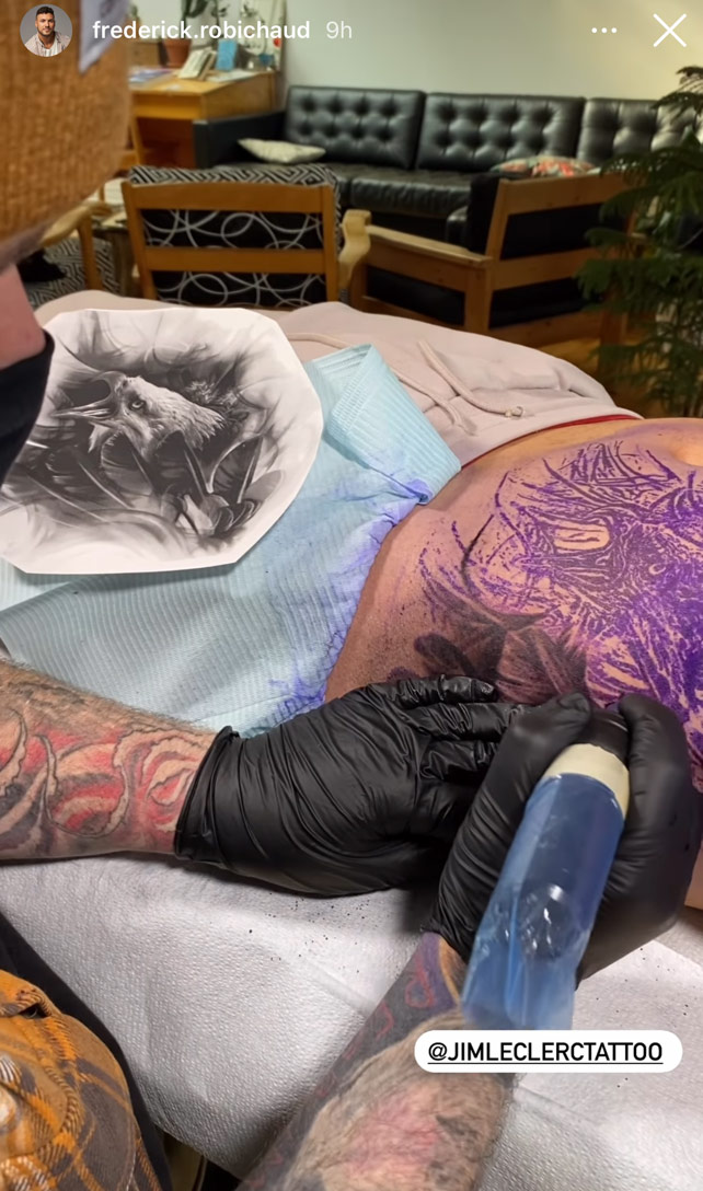 Fred d'OD dans l'Ouest s'est fait tatouer un IMMENSE aigle sur le ventre!