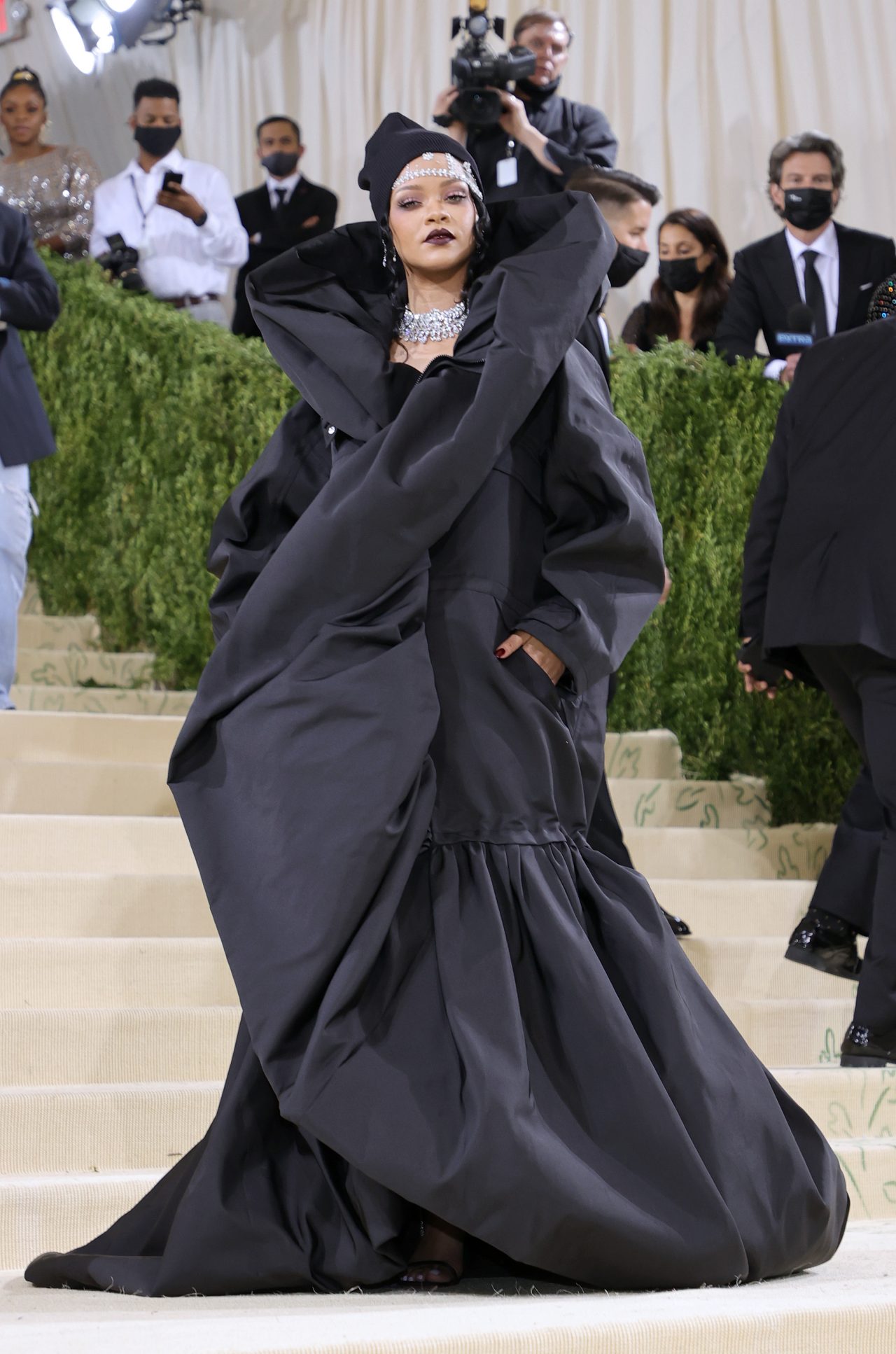 NEW YORK, NEW YORK - SEPTEMBER 13: Rihanna attends The 2021 Met Gala Celebrating In America: A Lexicon Of Fashion at Metropolitan Museum of Art on September 13, 2021 in New York City. (Photo by Mike Coppola/Getty Images)