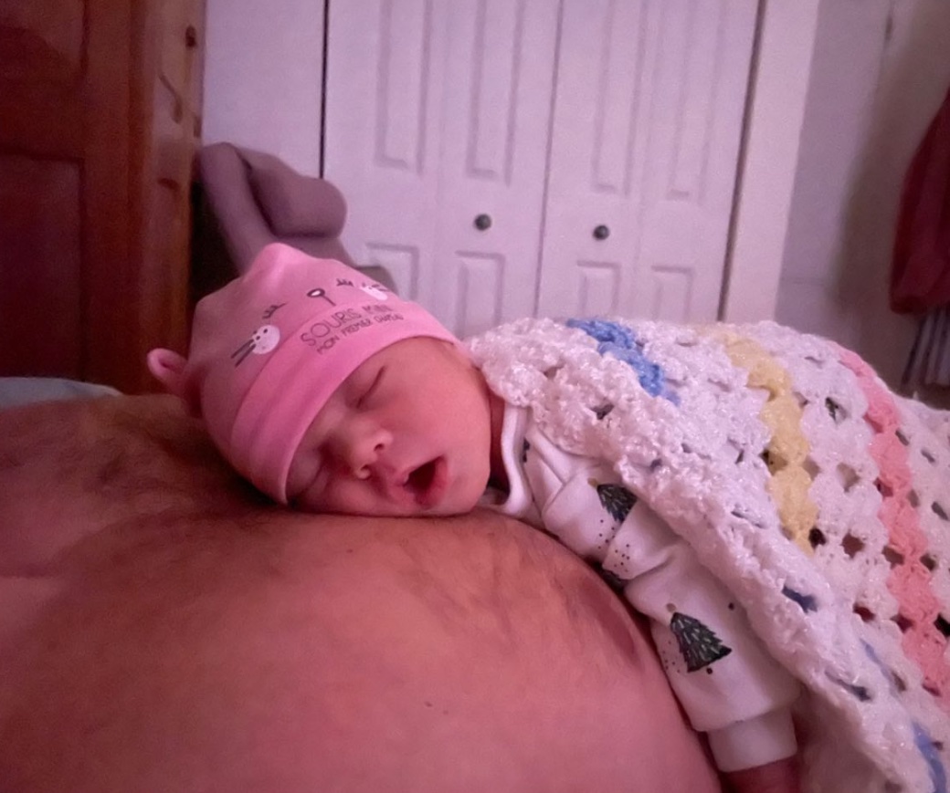 Rosalie Vaillancourt publie une douce photo de son nouveau-né endormi