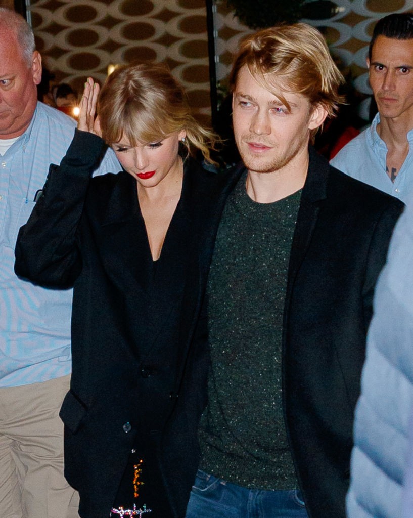 NEW YORK, NEW YORK - OCTOBER 06: Taylor Swift and Joe Alwyn depart Zuma on October 06, 2019 in New York City. (Photo by Jackson Lee/GC Images)
