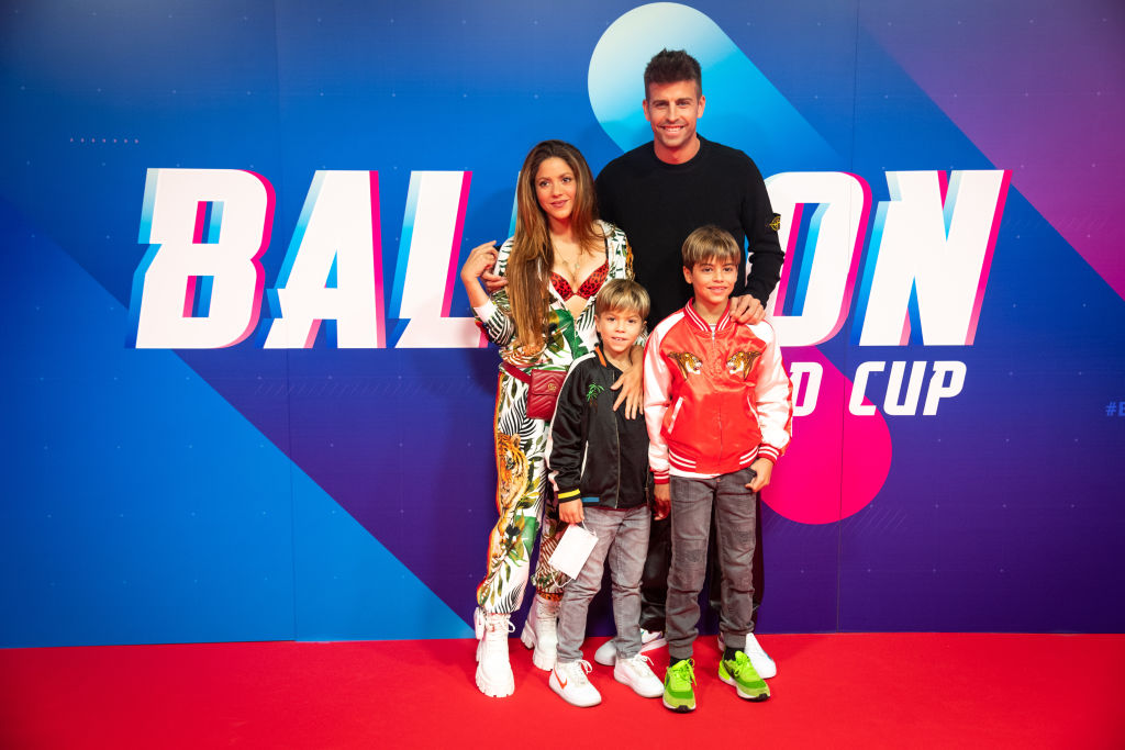 TARRAGONA, SPAIN - OCTOBER 14: Shakira, Gerard Pique and his sons posing at the balloons world cup on October 14, 2021 in Tarragona, Spain. Based on a series of viral TikTok videos where two brothers were seen competing among themselves so that a balloon did not touch the ground, Spanish streamer Ibai Llanos, along with Futbol Club Barcelona player Gerard Pique, have organized the first Balloons World Cup, held in the congress hall of the Portaventura theme park.  The competition, which includes players from 32 different countries, is based on a one-on-one game in which players must prevent a balloon from touching the ground. (Photo by Joan Amengual / VIEWpress)