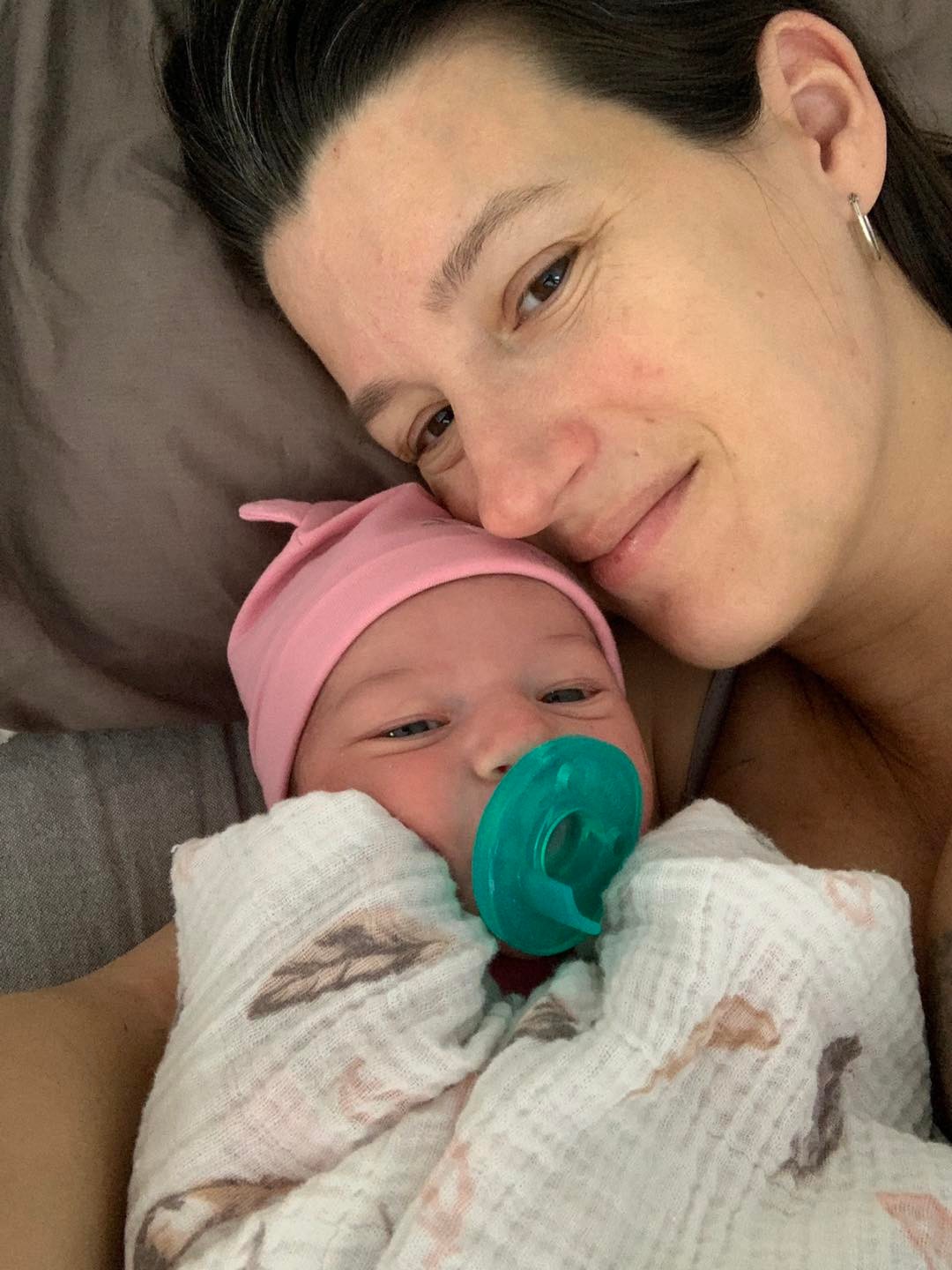 Stéphanie Bédard est maman et partage une adorable photo de son bébé!