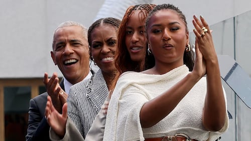 Malia et Sasha, les filles de Barack Obama, font une rare apparition en public