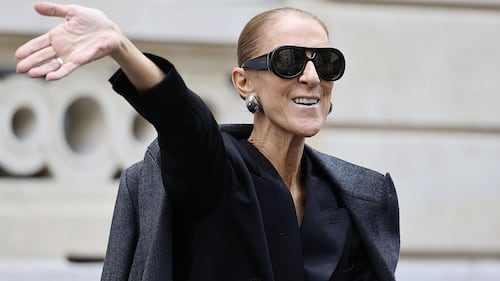 «Tous les shows sont une première»: Céline Dion documente son arrivée à la Plenitude Arena