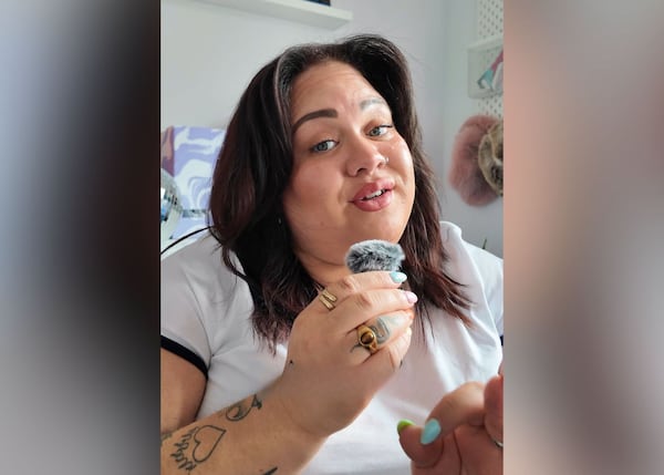 «Ark tu me touches»: Vanessa Duchel réagit à un commentaire grossophobe