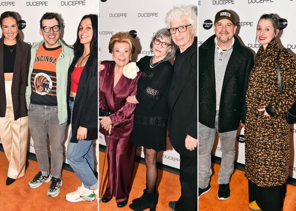 Janette: Découvrez toutes les vedettes sur le tapis rouge de la pièce!