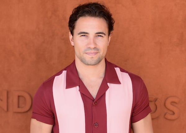 Olivier Dion dévoile ses abdos de rêve sur une nouvelle photo sexy!