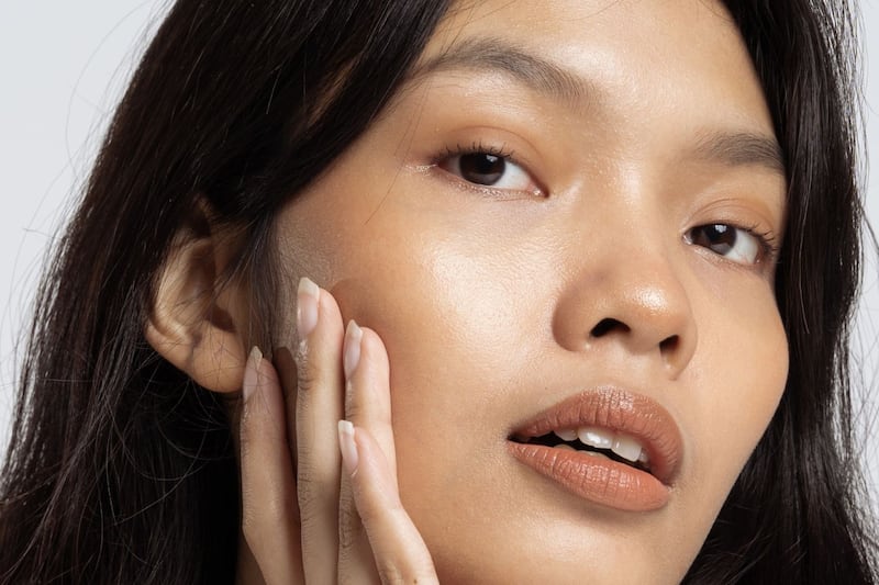10 crèmes solaires qui protègent et prennent soin de votre visage