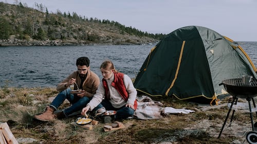 9 accessoires géniaux pour bien manger en camping