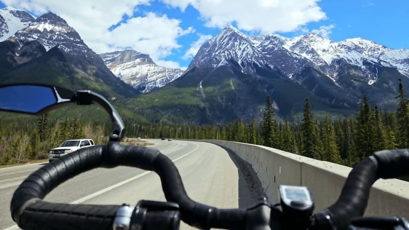 À 18 ans, elle traverse le Canada seule à vélo