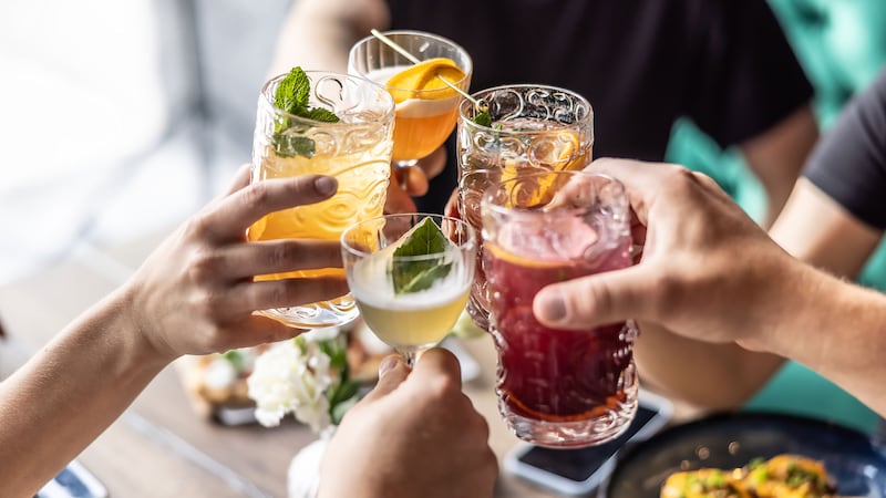 Le cocktail d’été parfait selon votre signe astrologique: 12 recettes à essayer