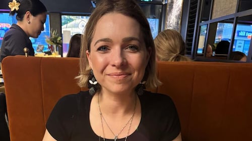Andee de Star Académie révèle être enceinte et partage une adorable photo de son ventre arrondi