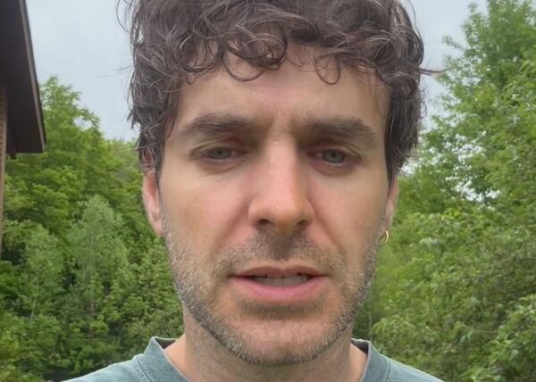 Alex Nevsky teste des trucs contre les allergies et ça ne se passe pas comme prévu