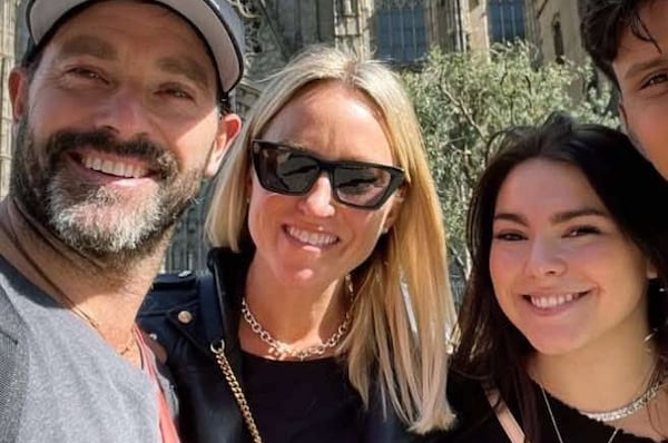 Voyez ces photos de Guillaume Lemay-Thivierge et Émily Bégin à la fête de Charlie