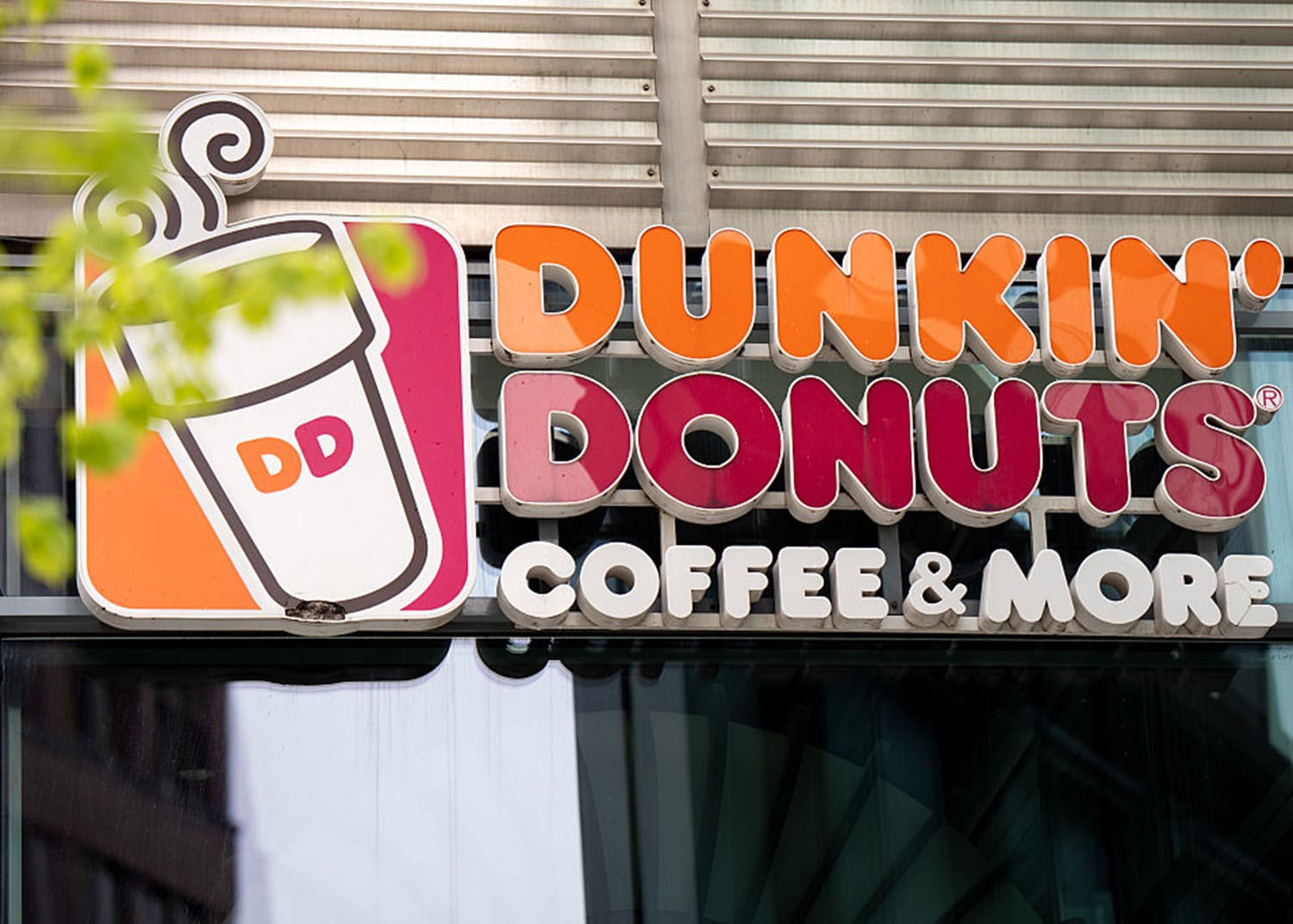 La chaîne de cafés Dunkin’ Donuts sera de retour au Québec