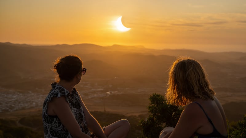 Éclipse solaire: quoi savoir pour profiter du phénomène astronomique ce 12 août