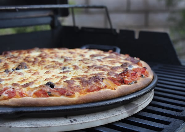 Nos meilleurs conseils pour cuire la pizza sur le BBQ et nos produits préférés