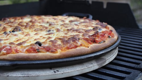 Nos meilleurs conseils pour cuire la pizza sur le BBQ et nos produits préférés