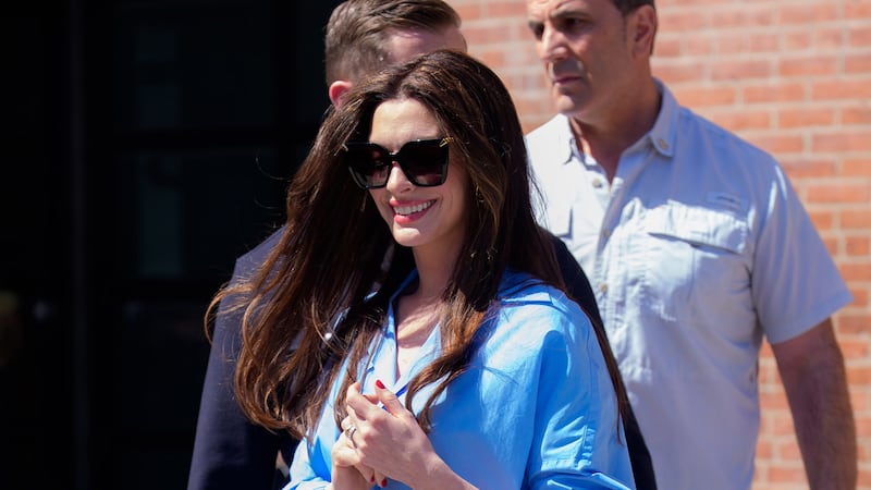 Anne Hathaway annonce qu’elle est enceinte de son troisième enfant